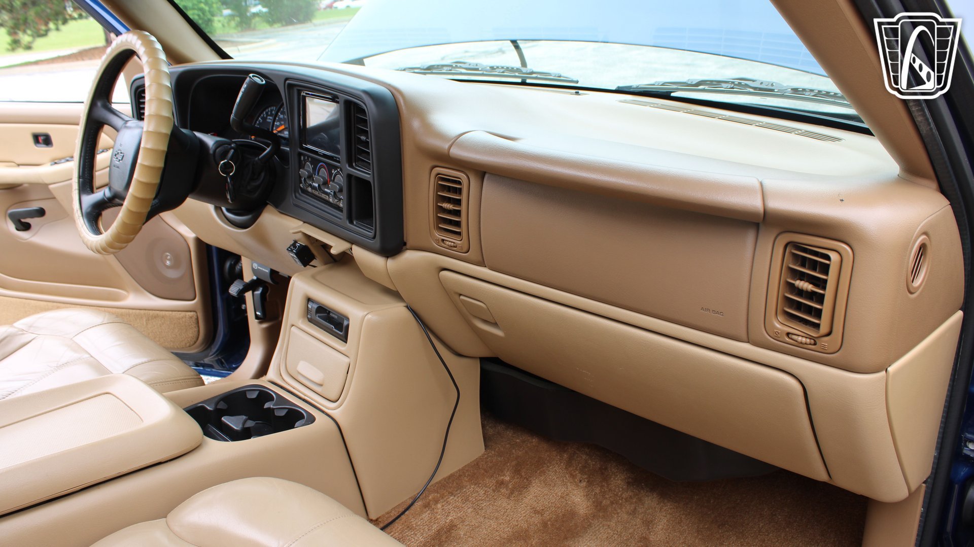 Used 2000 Chevrolet Tahoe LS w/ LS Preferred Equipment Group AWD/4WD image 12