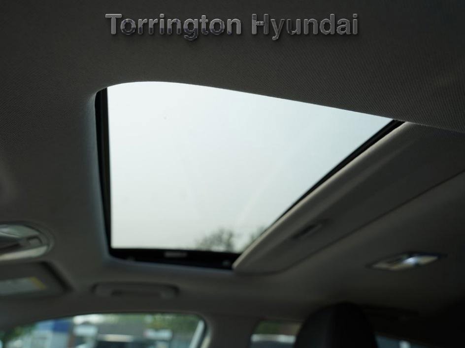 Used 2021 Hyundai Ioniq SEL image 16