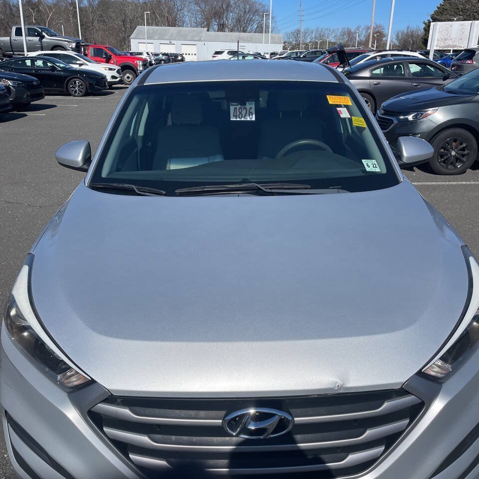Used 2017 Hyundai Tucson SE FWD image 2