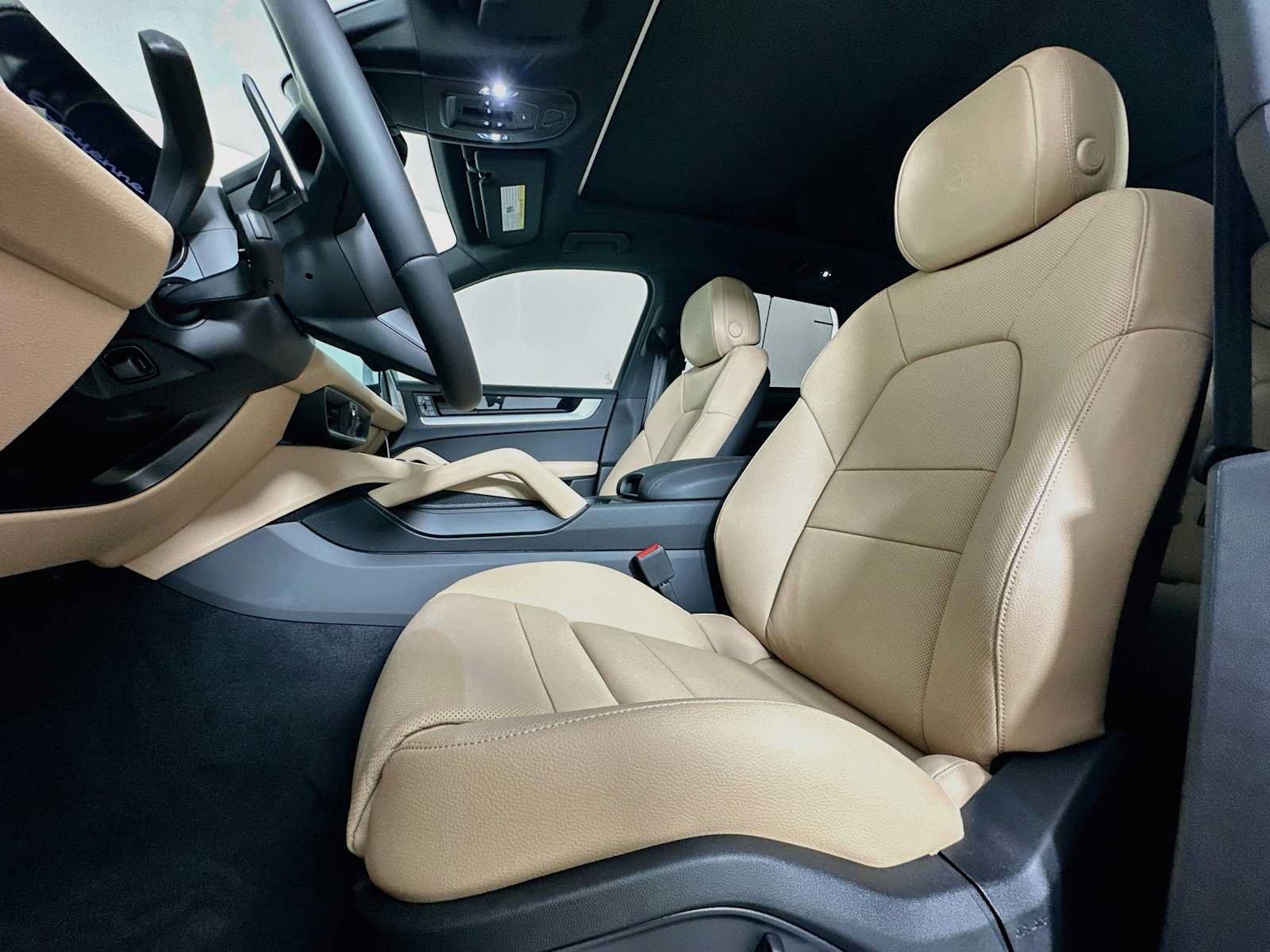 New 2026 Porsche Cayenne AWD/4WD image 5