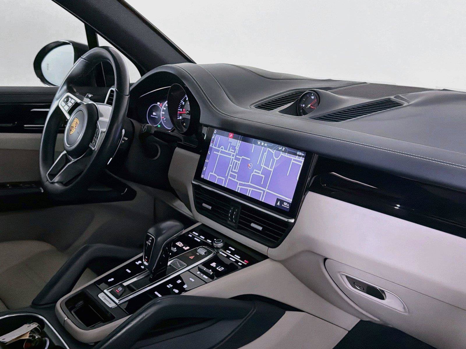 Certified 2020 Porsche Cayenne AWD/4WD image 29