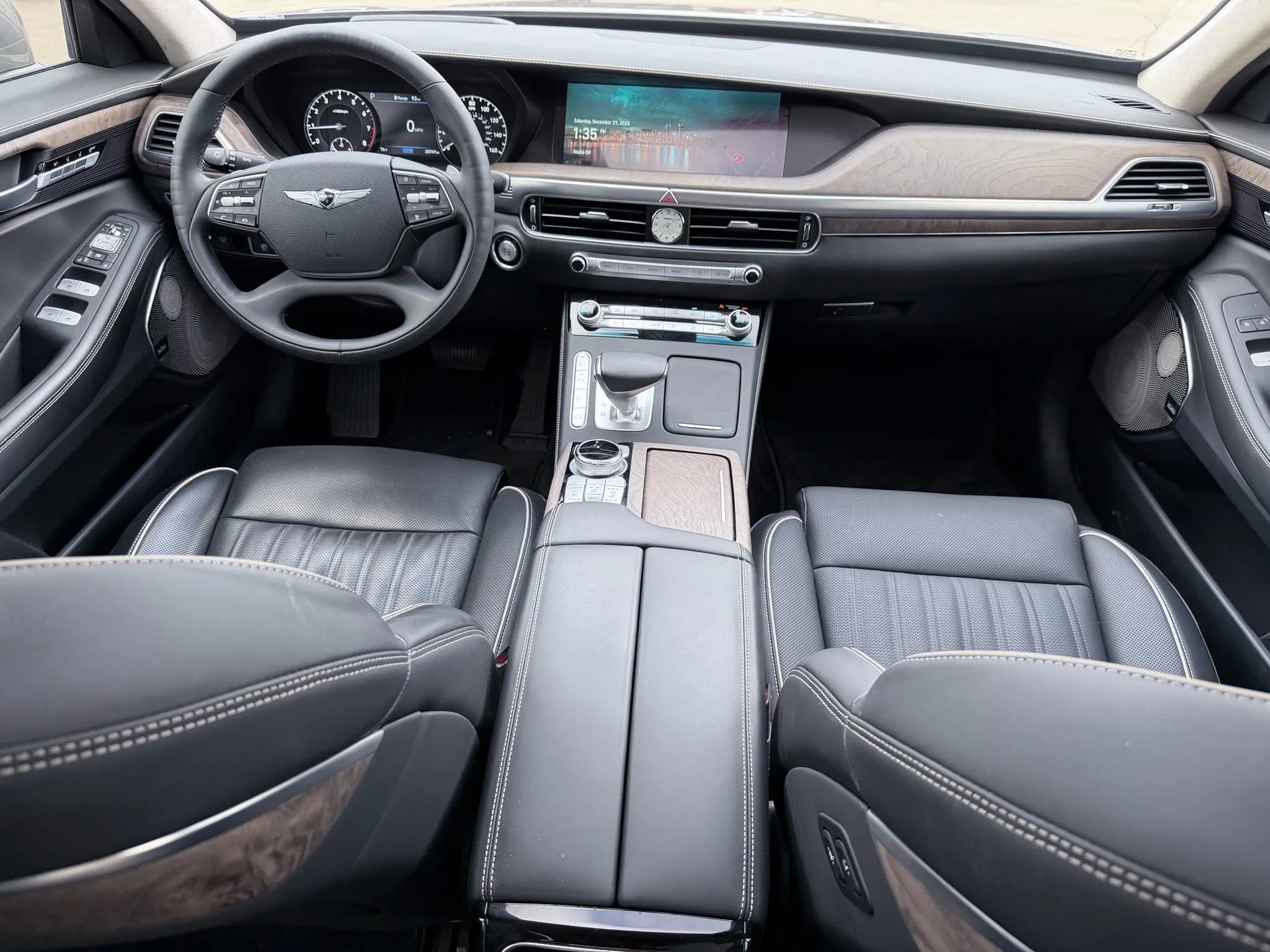 Used 2021 Genesis G90 5.0 Ultimate image 12