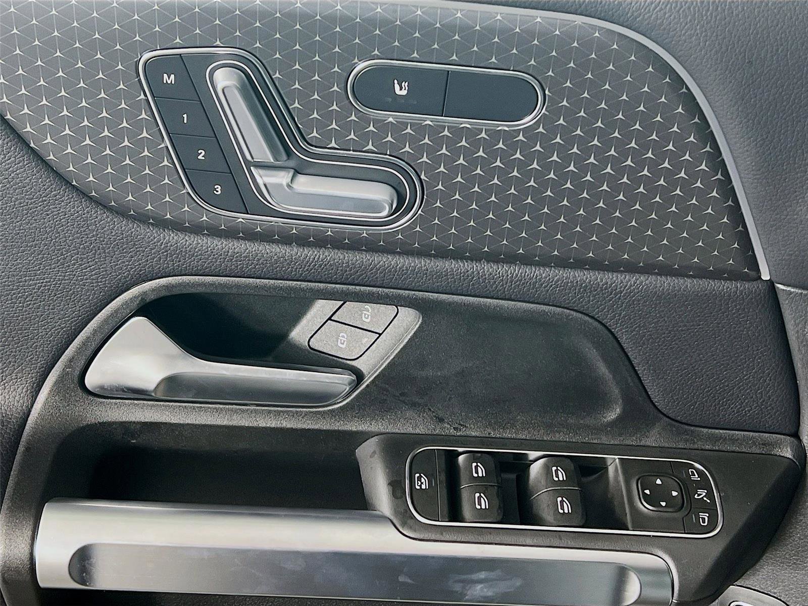 New 2026 Mercedes-Benz GLB 250 4MATIC image 18
