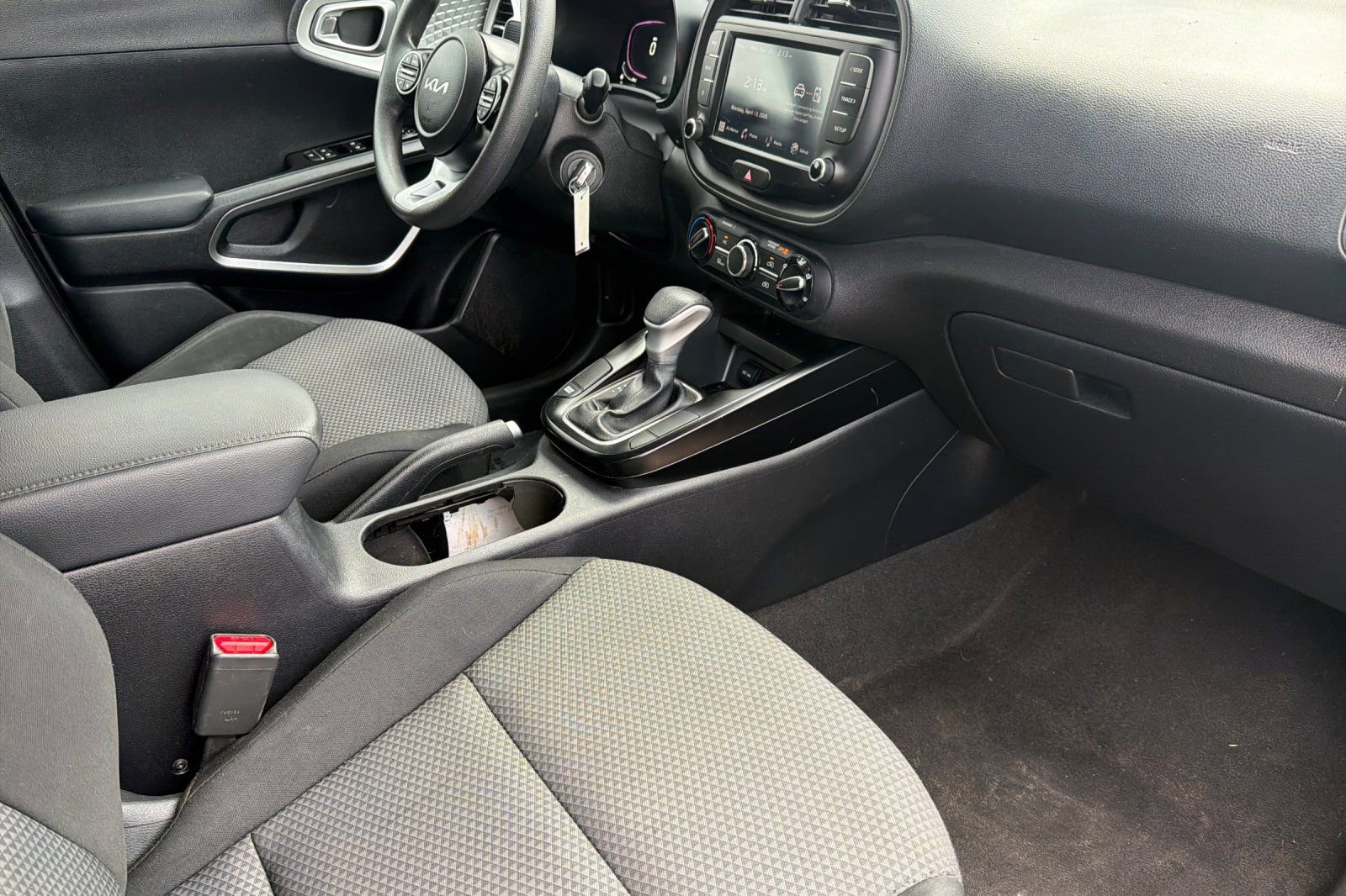 Used 2023 Kia Soul LX w/ LX Technology Package FWD image 16