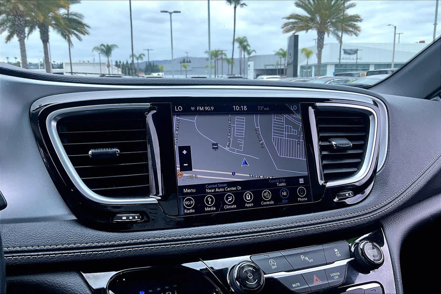 Used 2018 Chrysler Pacifica Limited w/ S Appearance Package FWD image 34
