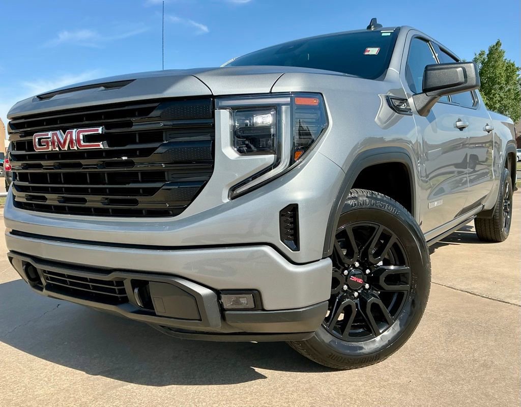 Used 2025 GMC Sierra 1500 Elevation AWD/4WD image 3