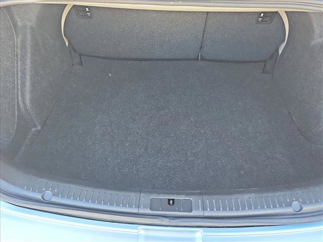 Used 2008 MAZDA MAZDA3 i Touring FWD image 6