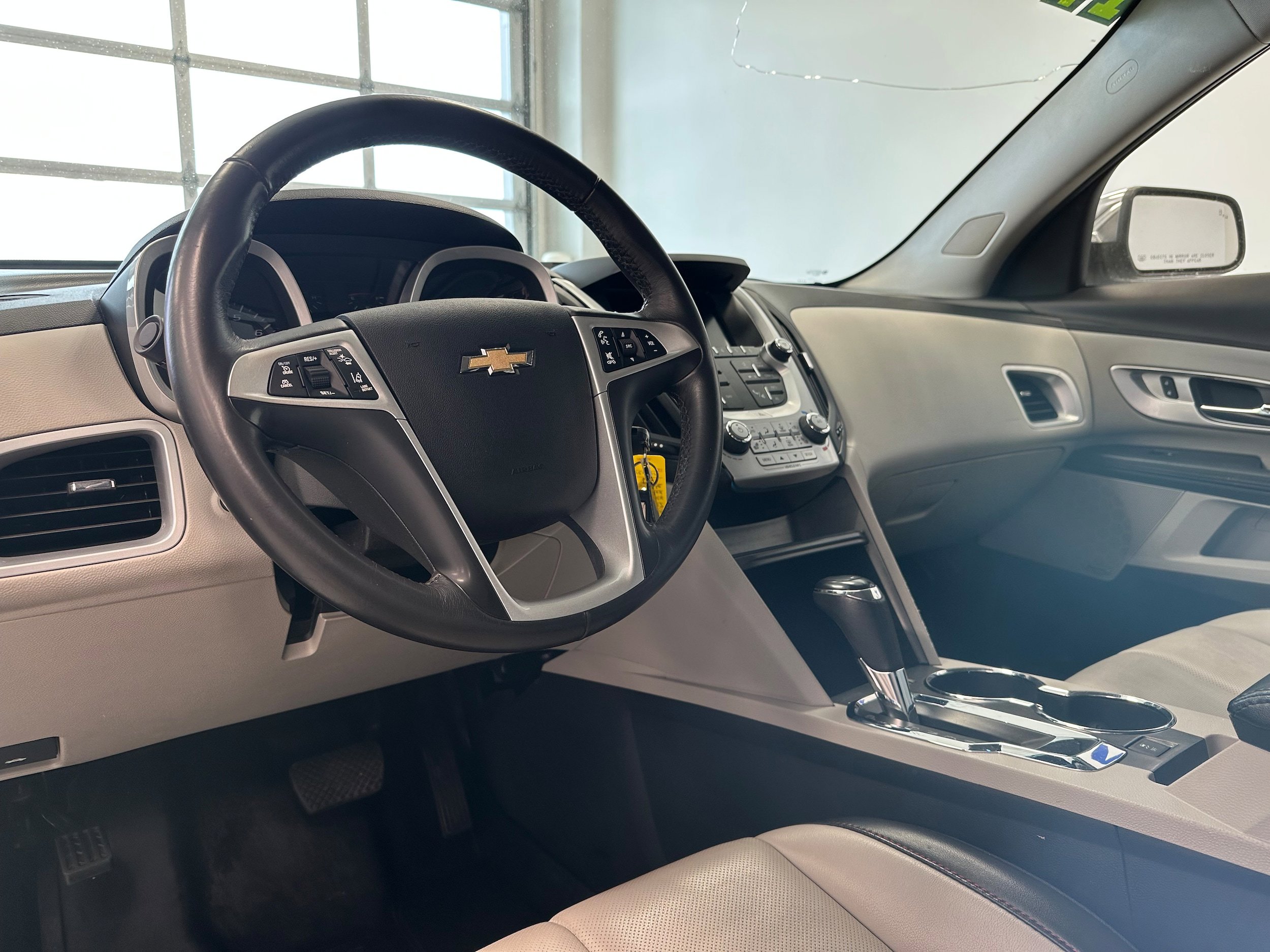 Used 2017 Chevrolet Equinox Premier w/ Enhanced Convenience Package AWD/4WD image 9