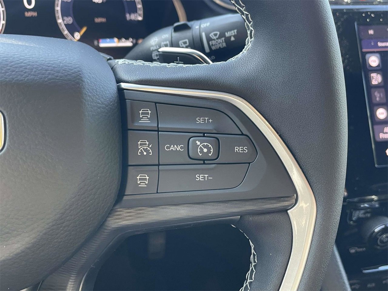 New 2025 Jeep Grand Cherokee Laredo X image 34