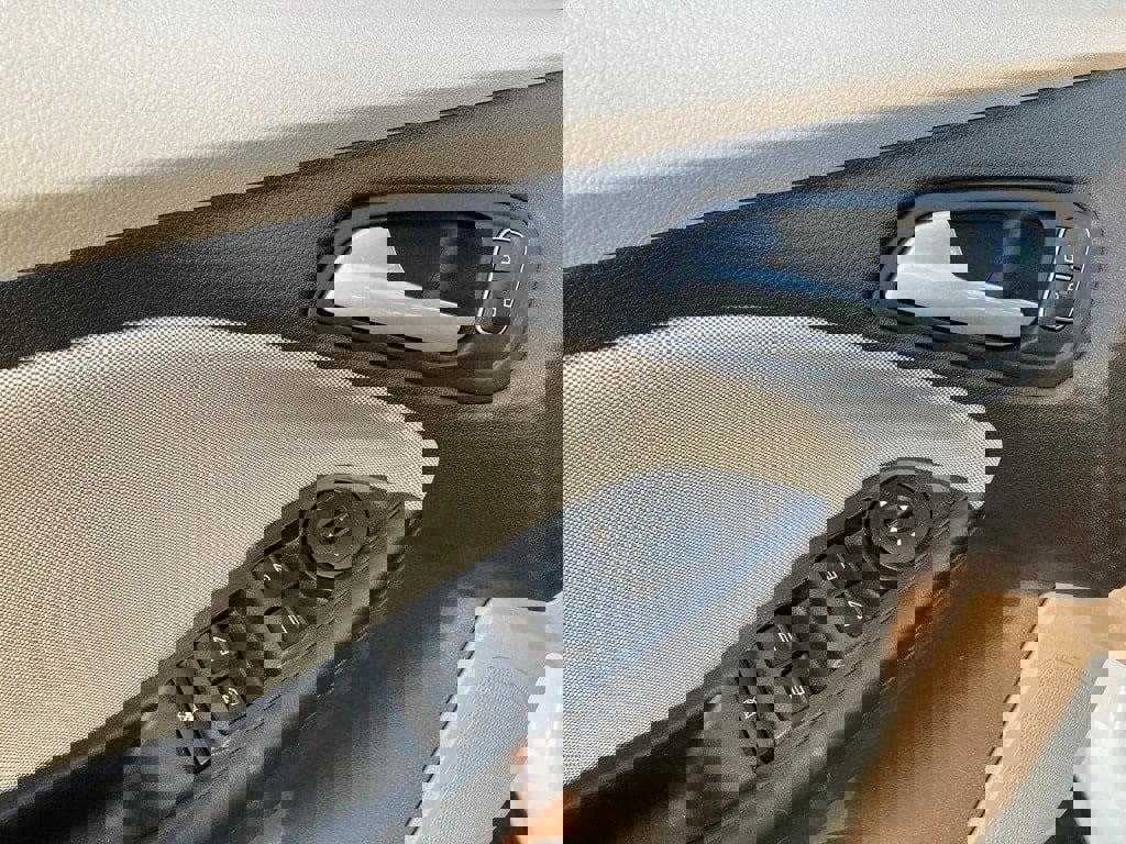 Used 2016 Ford Focus SE image 14