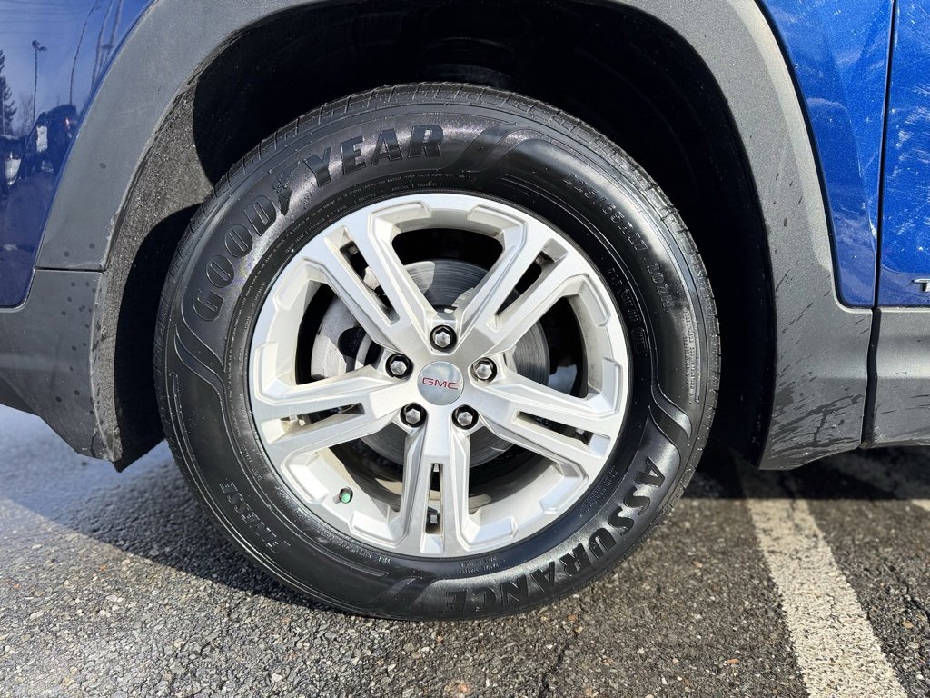 Used 2022 GMC Terrain SLE w/ Driver Convenience Package image 3