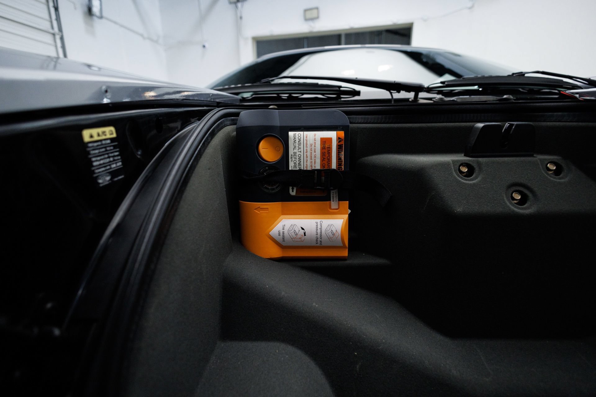 Used 2006 Ford GT RWD image 53