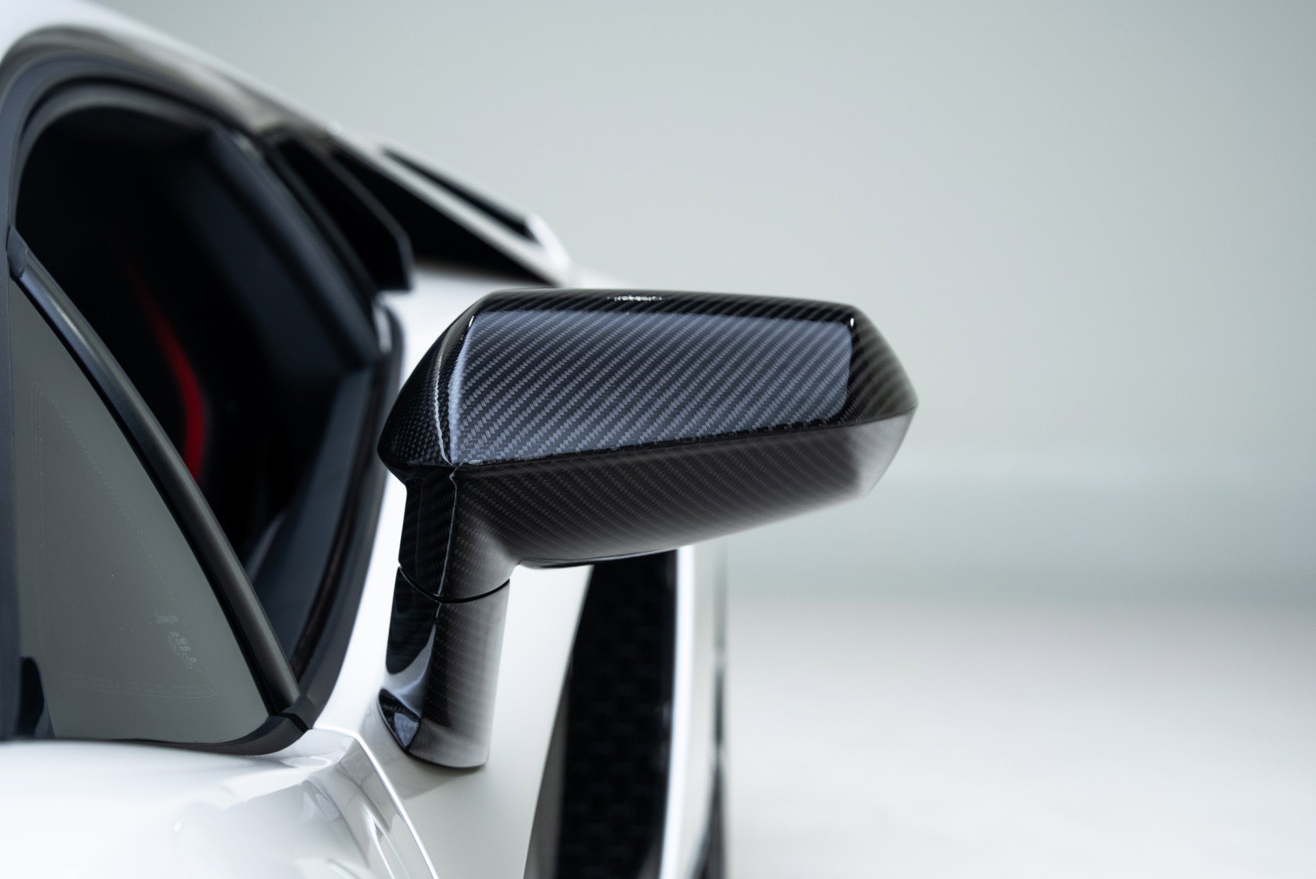 Used 2017 Lamborghini Aventador S image 13