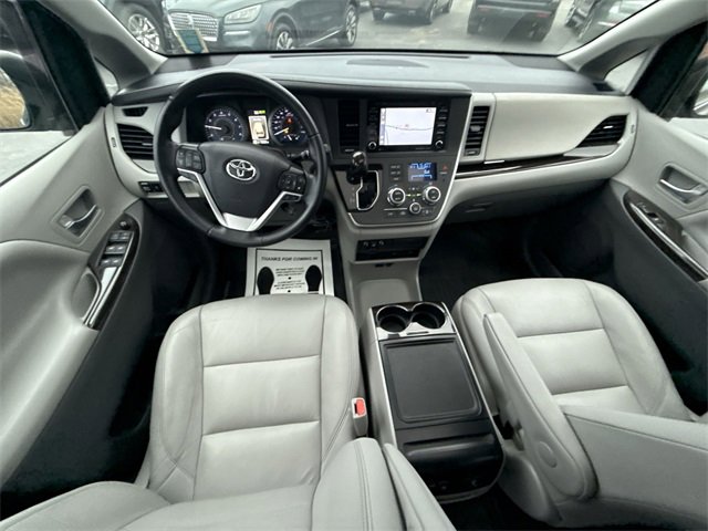 Used 2020 Toyota Sienna XLE Premium image 21