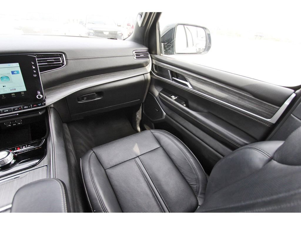 Used 2024 Jeep Wagoneer L Series II image 10