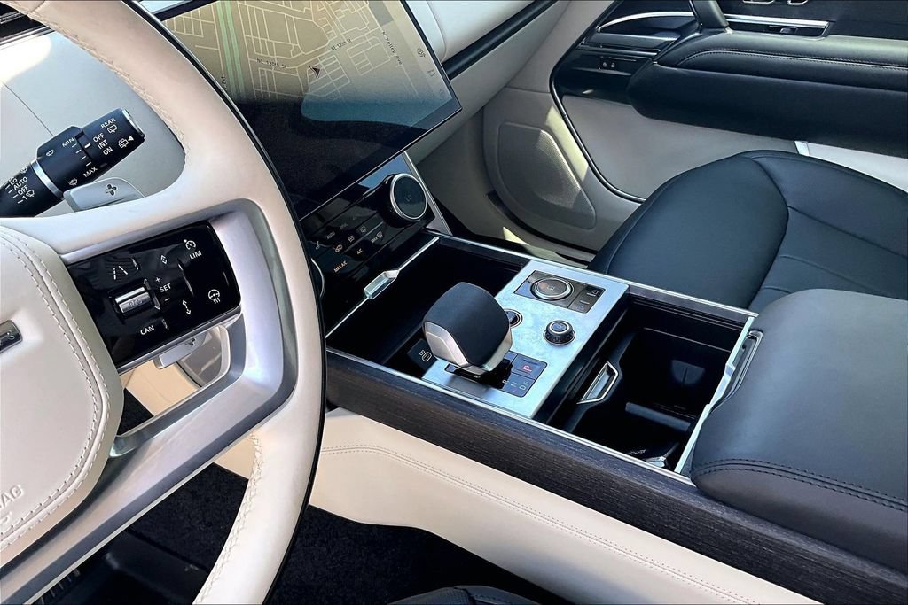 Used 2023 Land Rover Range Rover Autobiography AWD/4WD image 13
