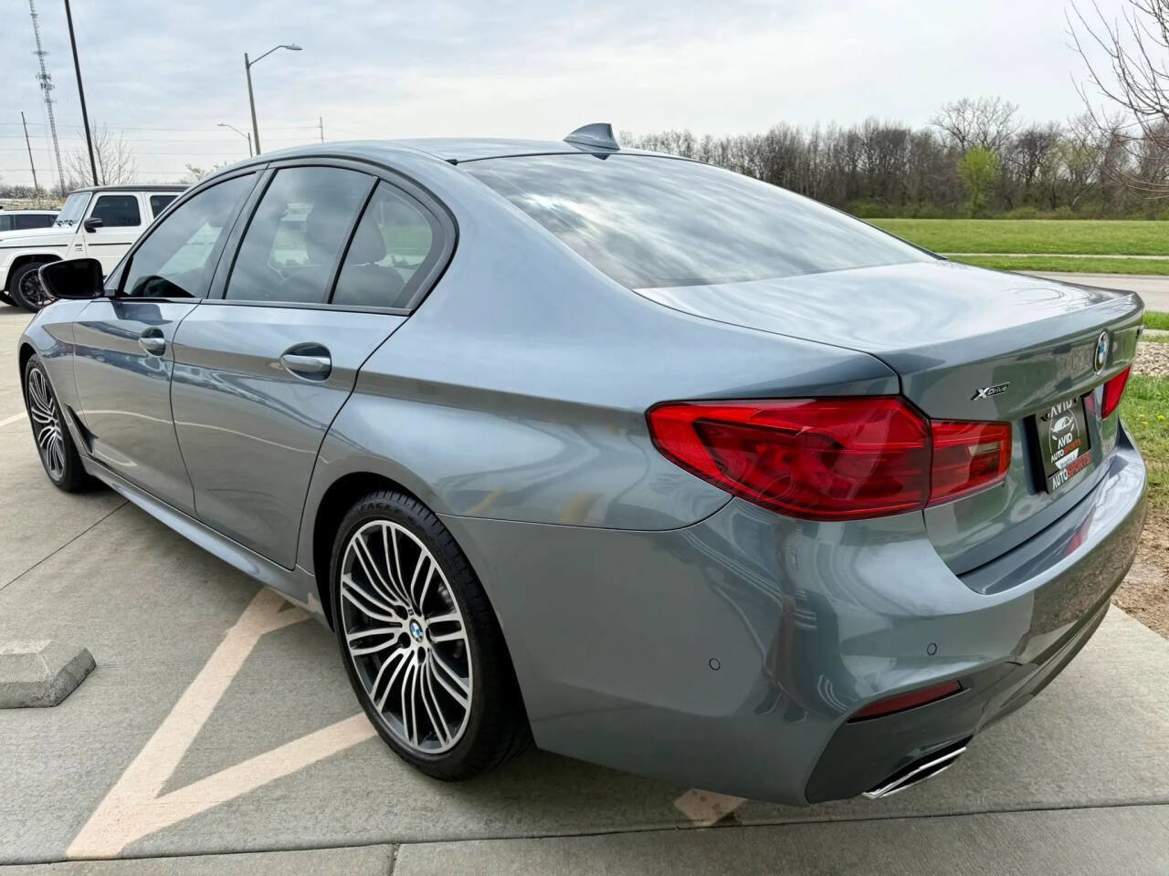 Used 2019 BMW 530i xDrive w/ M Sport Package image 6