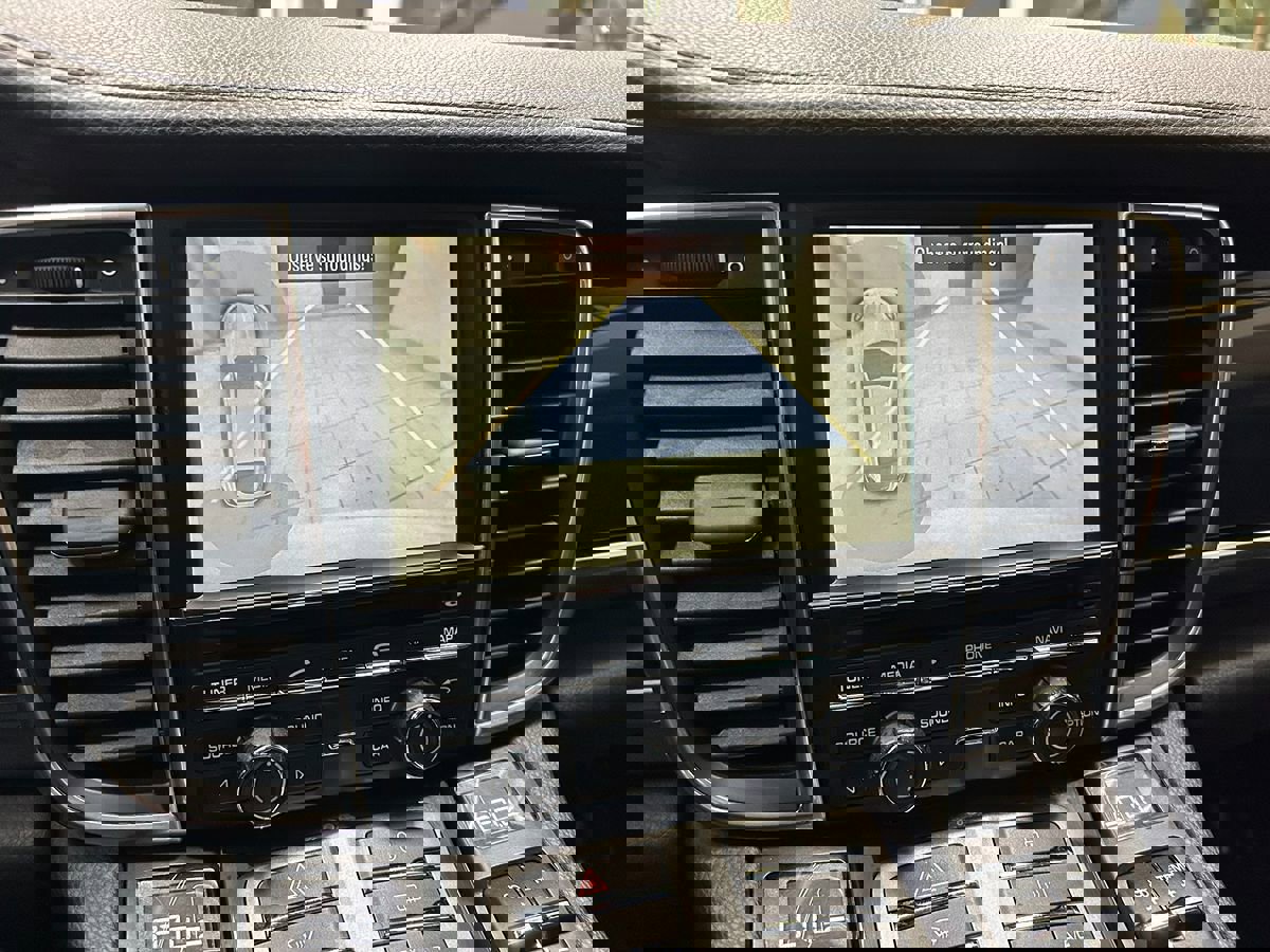 Used 2012 Porsche Panamera 4 image 30