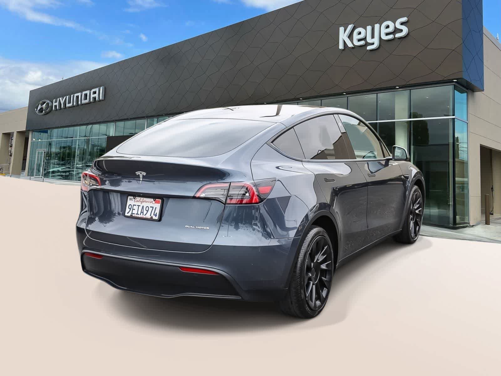 Used 2023 Tesla Model Y Long Range AWD/4WD image 4
