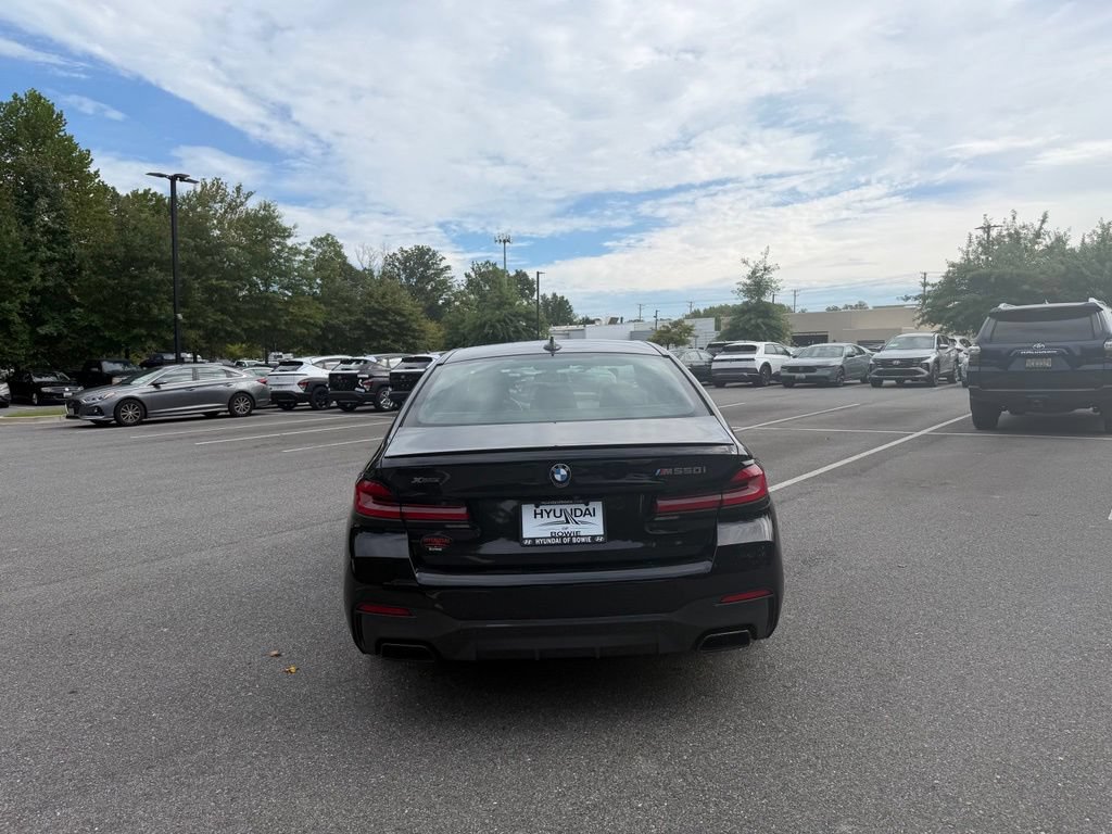 Used 2022 BMW M550i xDrive AWD/4WD image 5