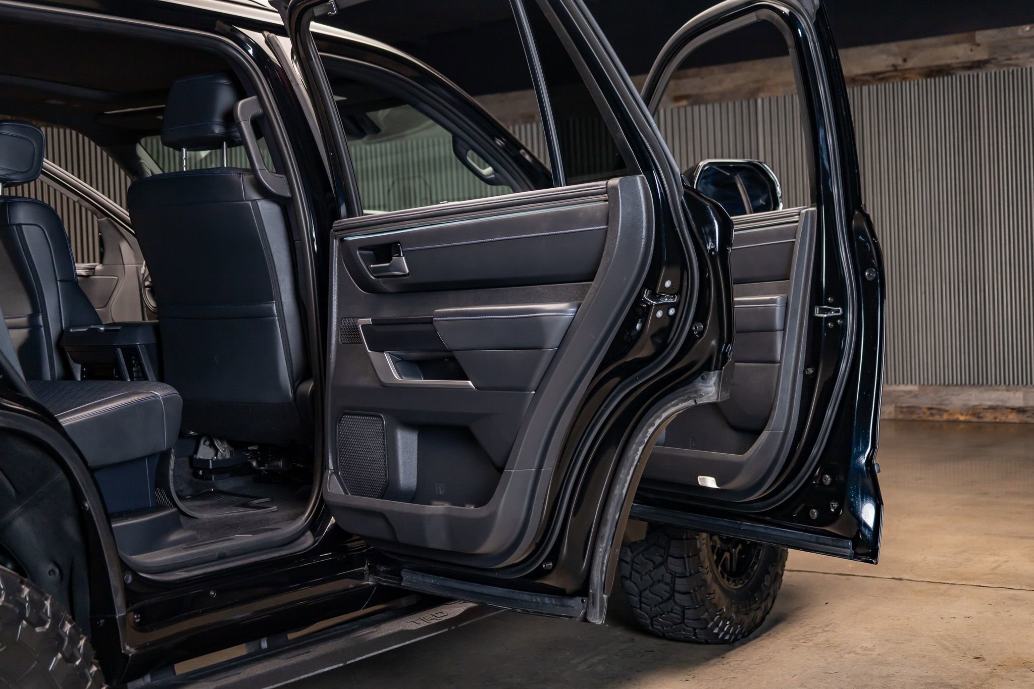 Used 2025 Toyota Sequoia Platinum w/ TRD Off-Road Package image 32