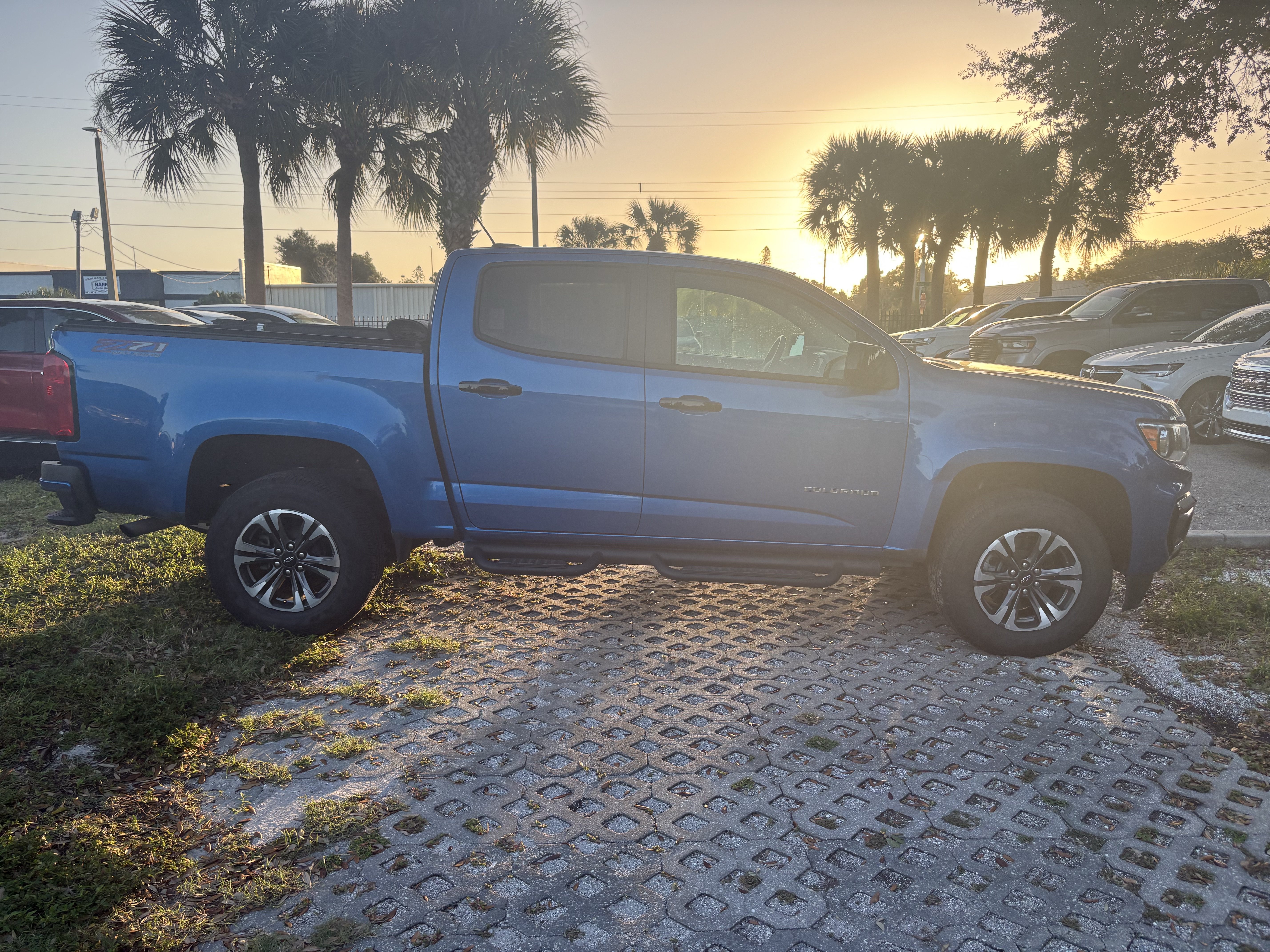 Certified 2022 Chevrolet Colorado Z71 w/ Trail Boss Package AWD/4WD image 8