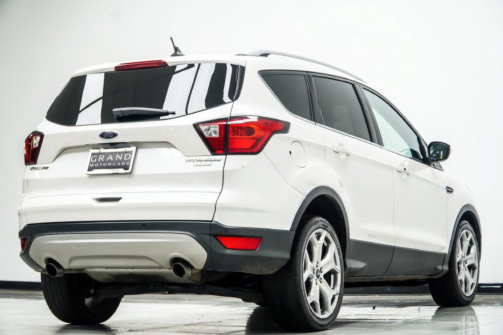 Used 2019 Ford Escape Titanium FWD image 14
