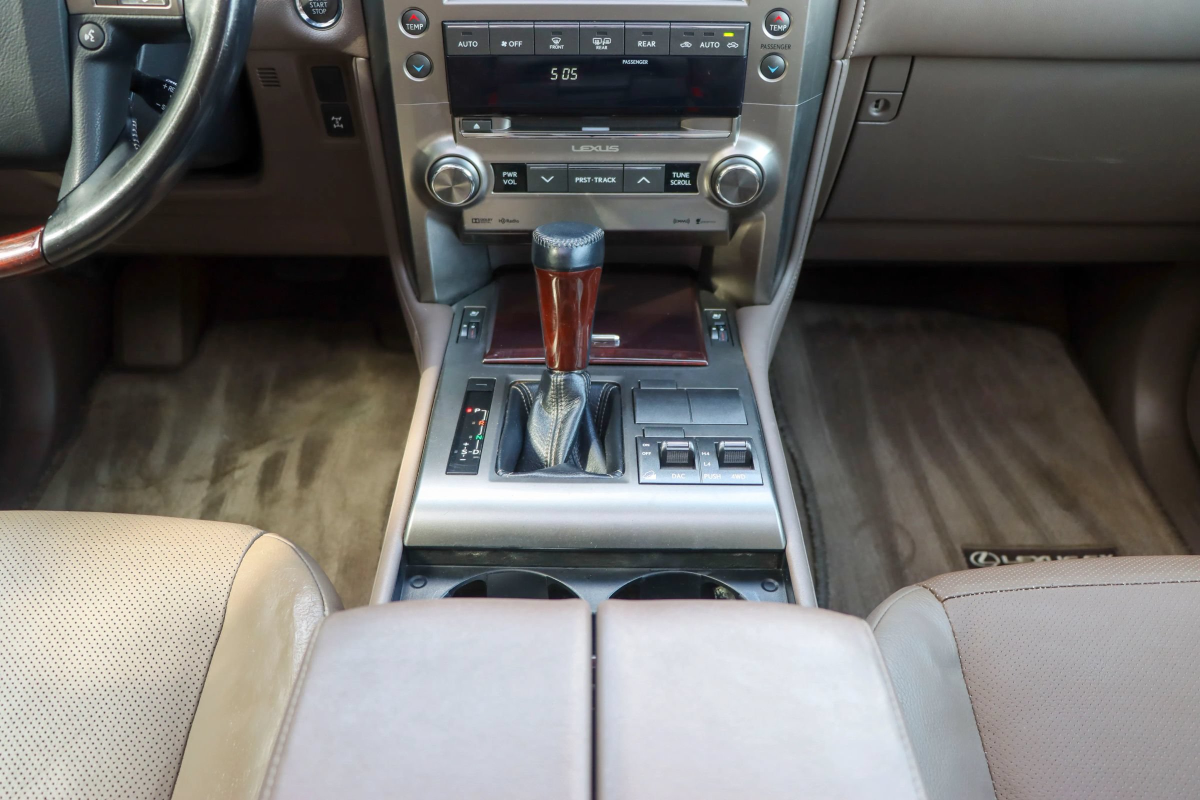 Used 2016 Lexus GX 460 w/ Premium Package AWD/4WD image 29