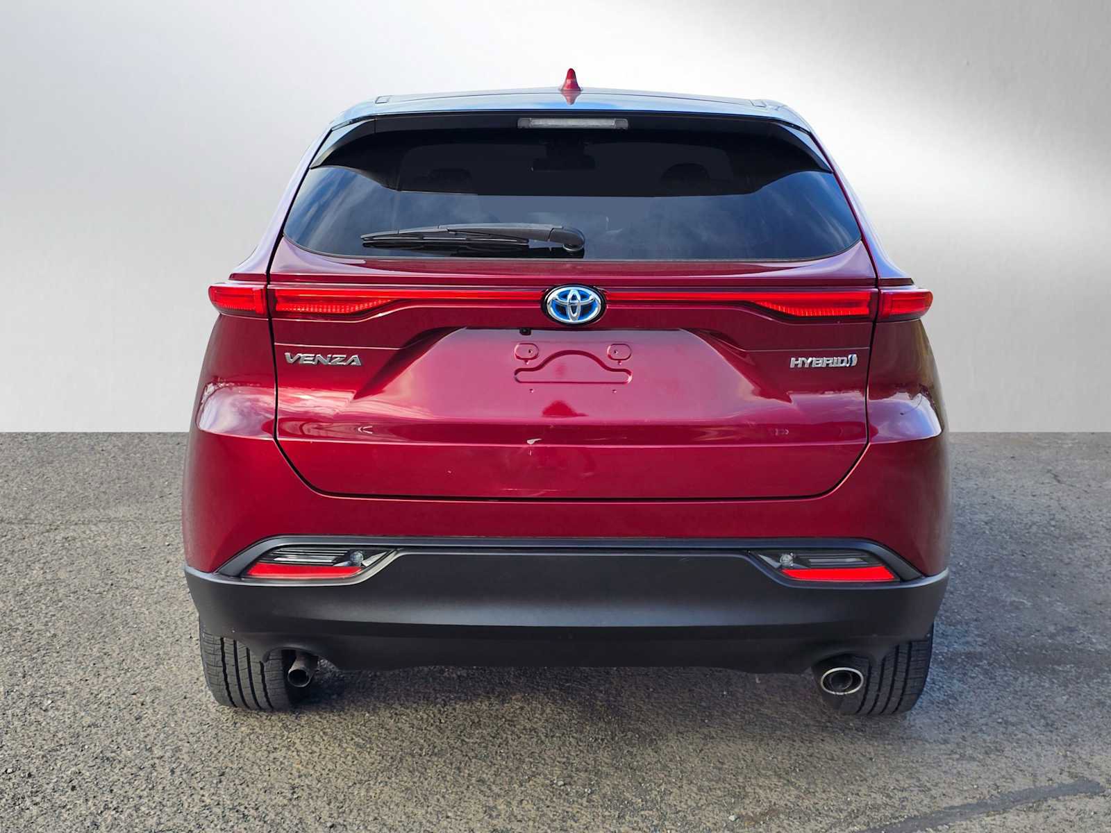 Used 2021 Toyota Venza LE w/ Carpet Mat Package (TMS) image 5