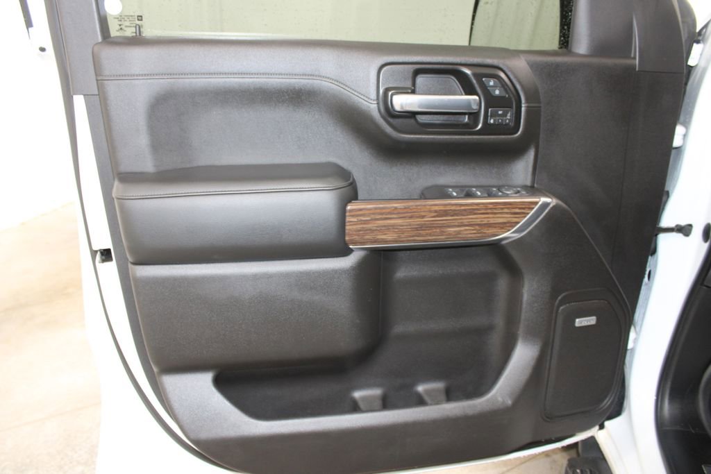 Used 2019 Chevrolet Silverado 1500 High Country w/ Technology Package AWD/4WD image 25