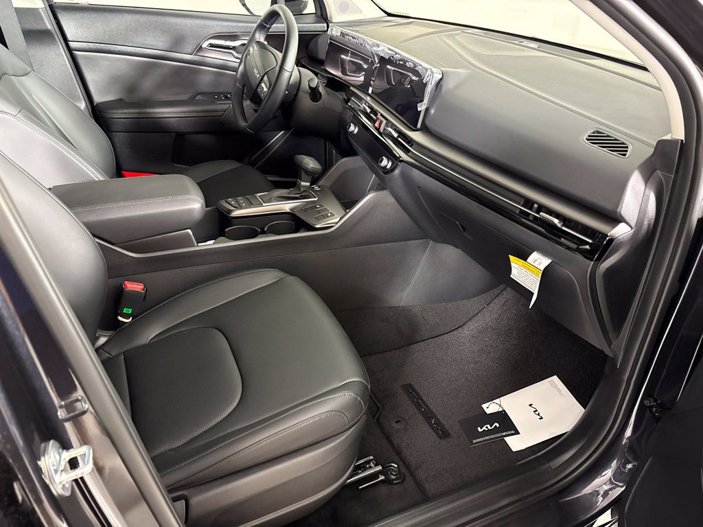 New 2026 Kia Sportage EX FWD image 16