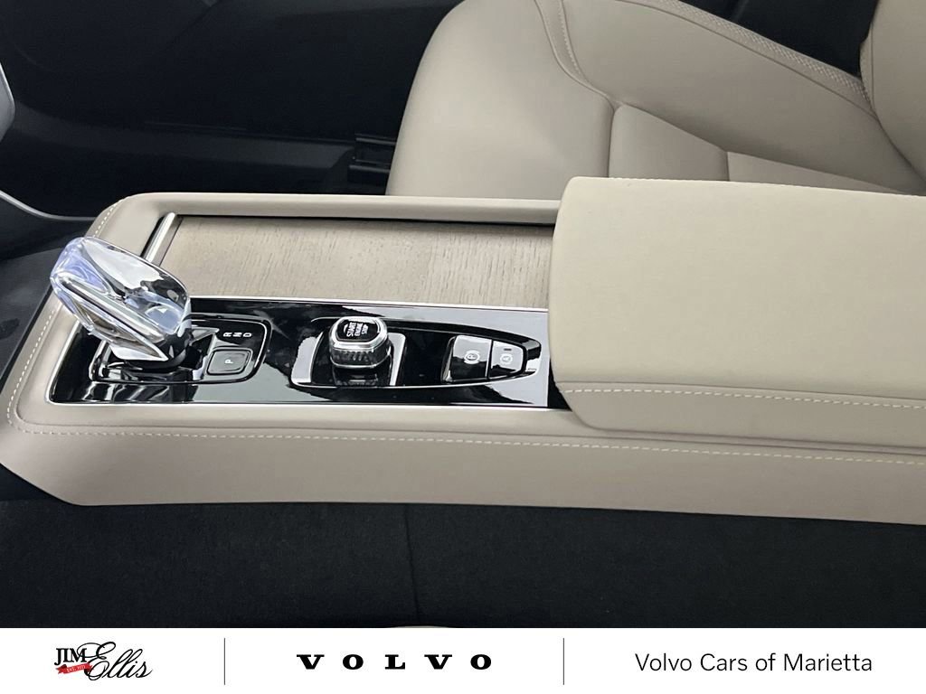 New 2026 Volvo XC90 B6 Plus w/ Protection Package Premier image 22