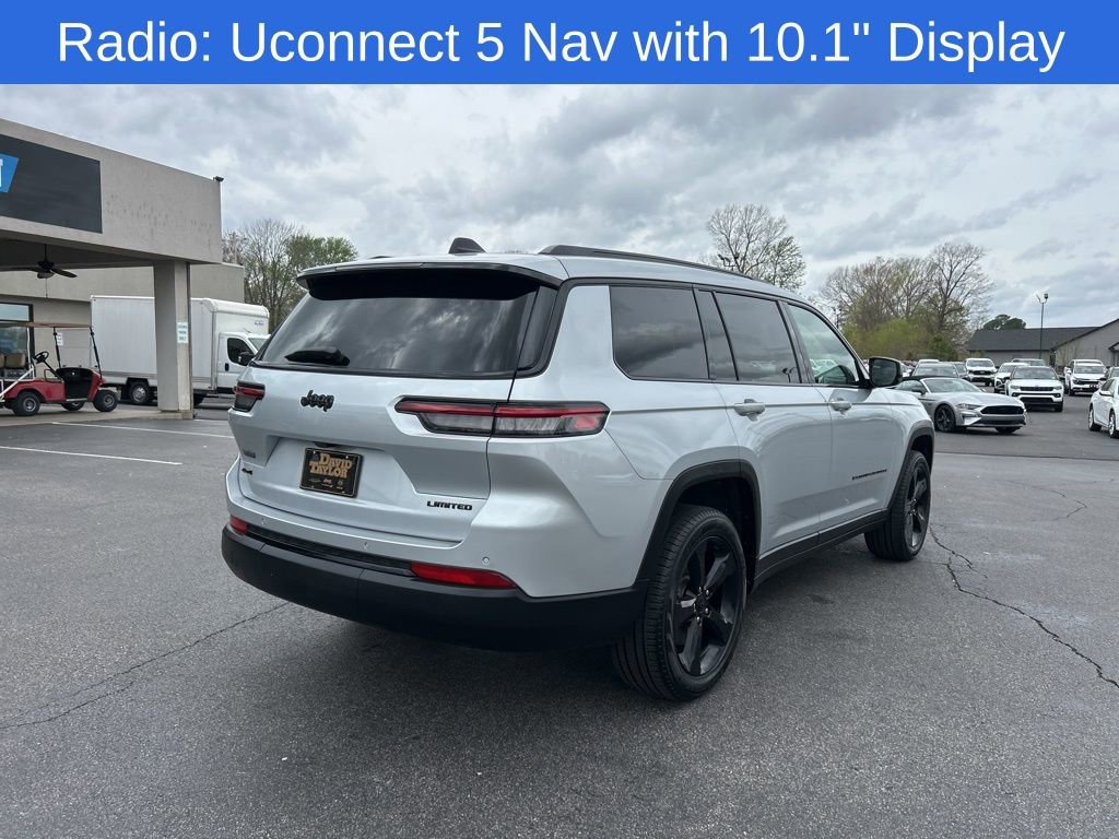Used 2025 Jeep Grand Cherokee L Limited w/ Black Appearance Package AWD/4WD image 4