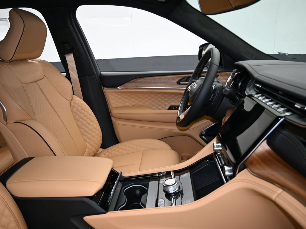 New 2025 Jeep Grand Cherokee Summit AWD/4WD image 47