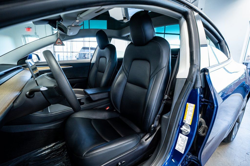 Used 2023 Tesla Model 3 Standard Range image 34