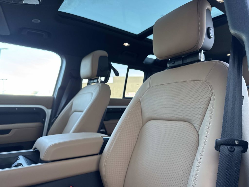 New 2026 Land Rover Defender 110 X-Dynamic SE AWD/4WD image 21