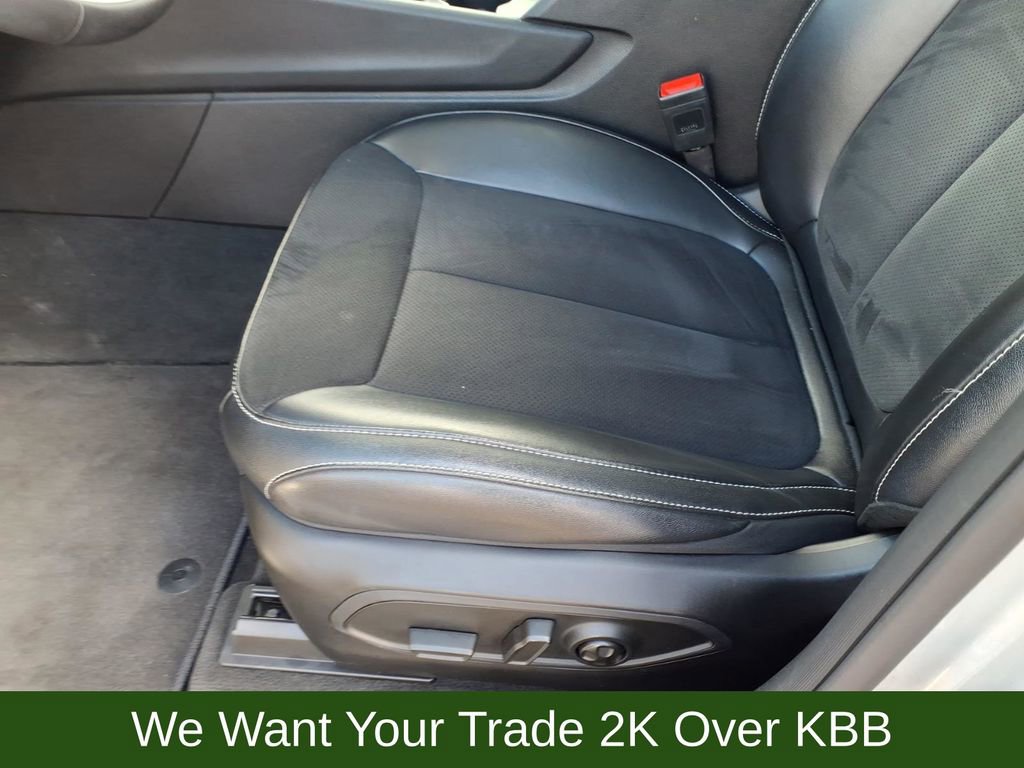 Used 2024 Jeep Grand Cherokee L Altitude image 11