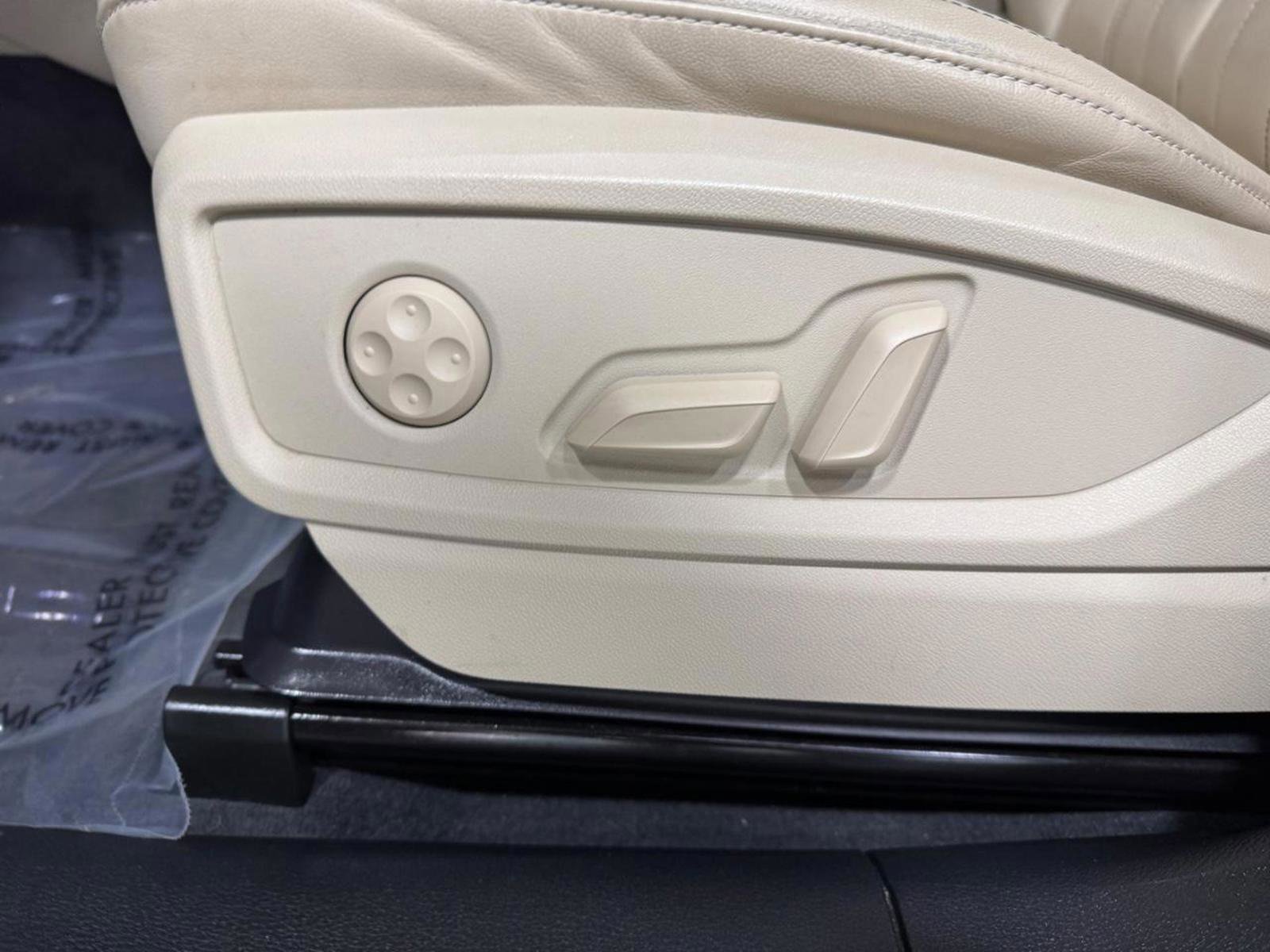 Used 2023 Audi Q5 2.0T Premium w/ Convenience Package image 28