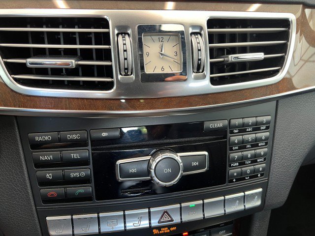 Used 2014 Mercedes-Benz E 350 4MATIC Sedan image 20