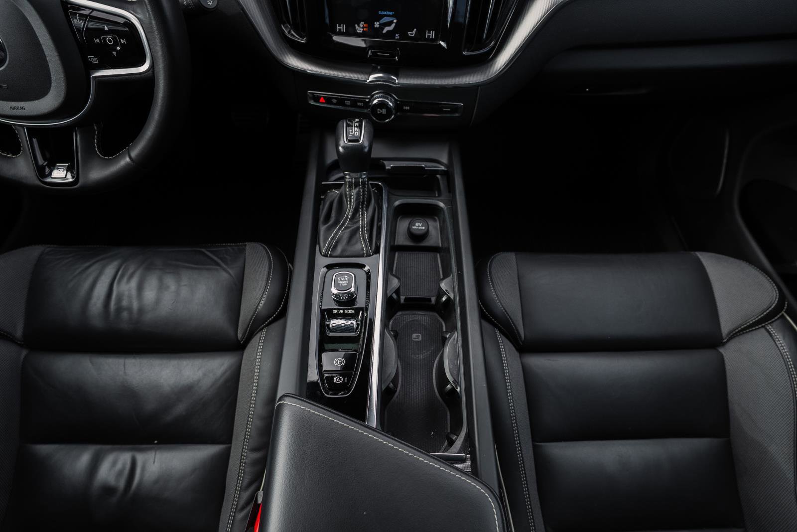 Used 2020 Volvo XC60 T6 R-Design image 40