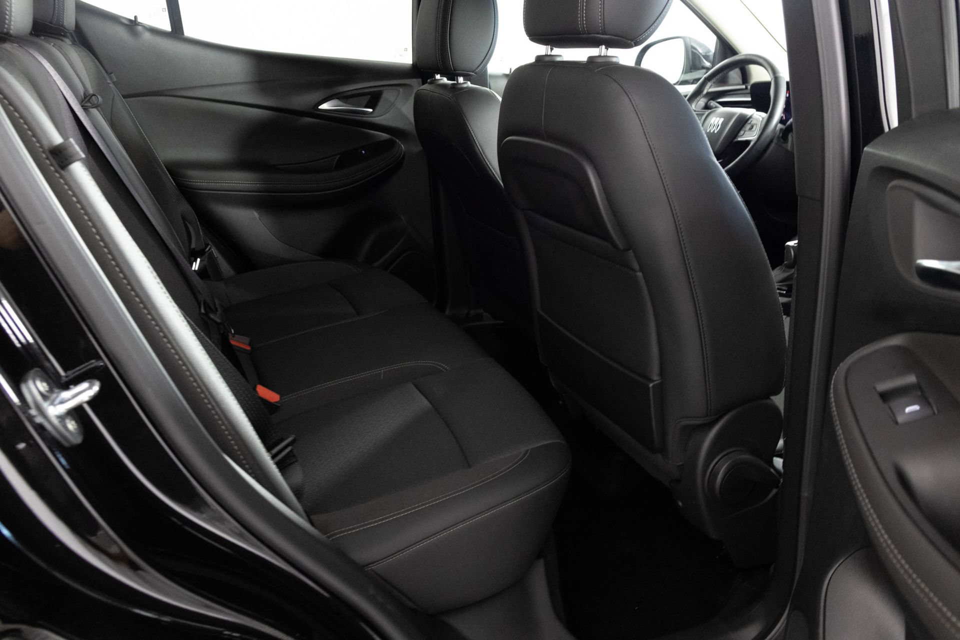 Used 2024 Buick Encore GX Preferred w/ Comfort Package FWD image 36