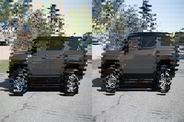 Used 2024 GMC Hummer EV 2X w/ Extreme Off-Road Package image 7