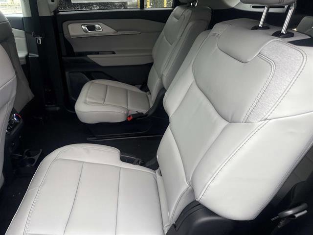 New 2026 Ford Explorer Active w/ Active Comfort Package image 7