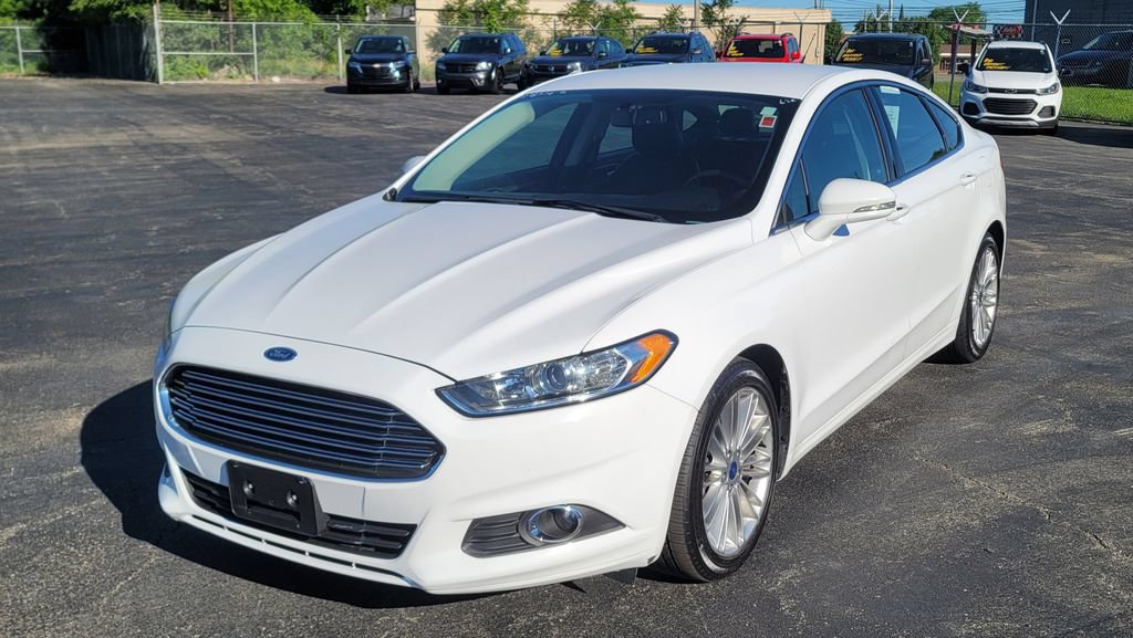 Used 2015 Ford Fusion SE w/ Equipment Group 202A FWD image 3