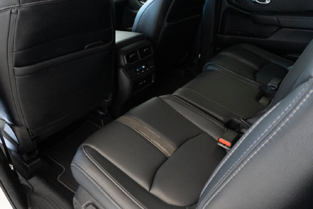 Used 2025 Honda Pilot EX-L image 8