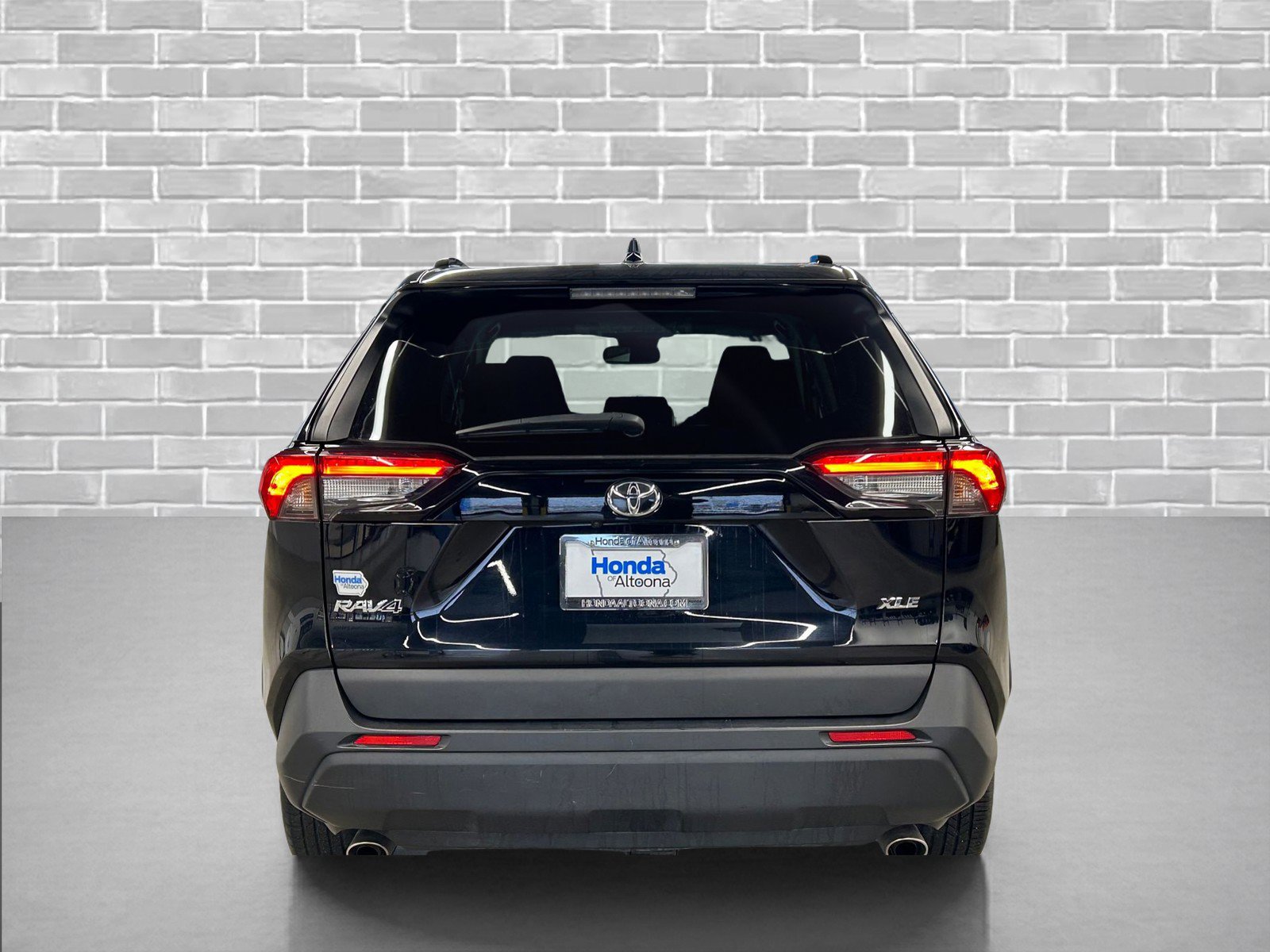 Used 2024 Toyota RAV4 XLE image 4