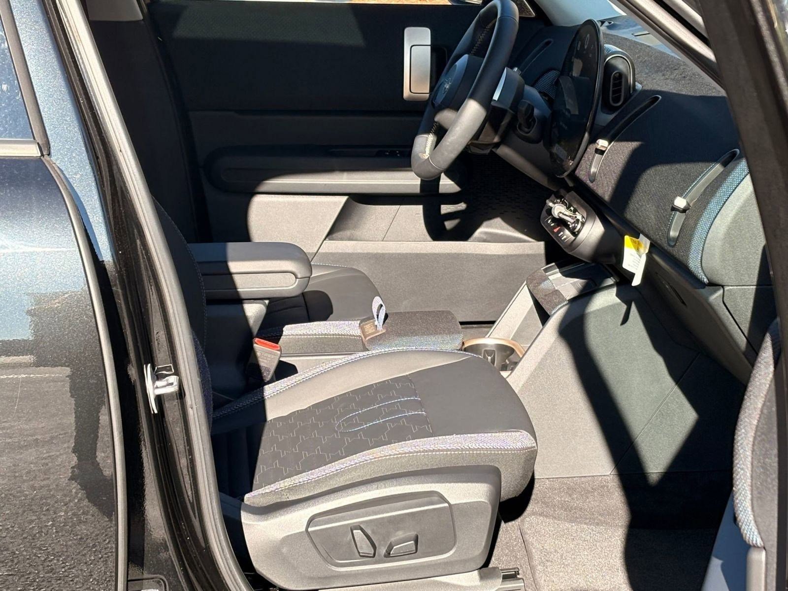 Used 2025 MINI Cooper Countryman S w/ Comfort Package Max image 25