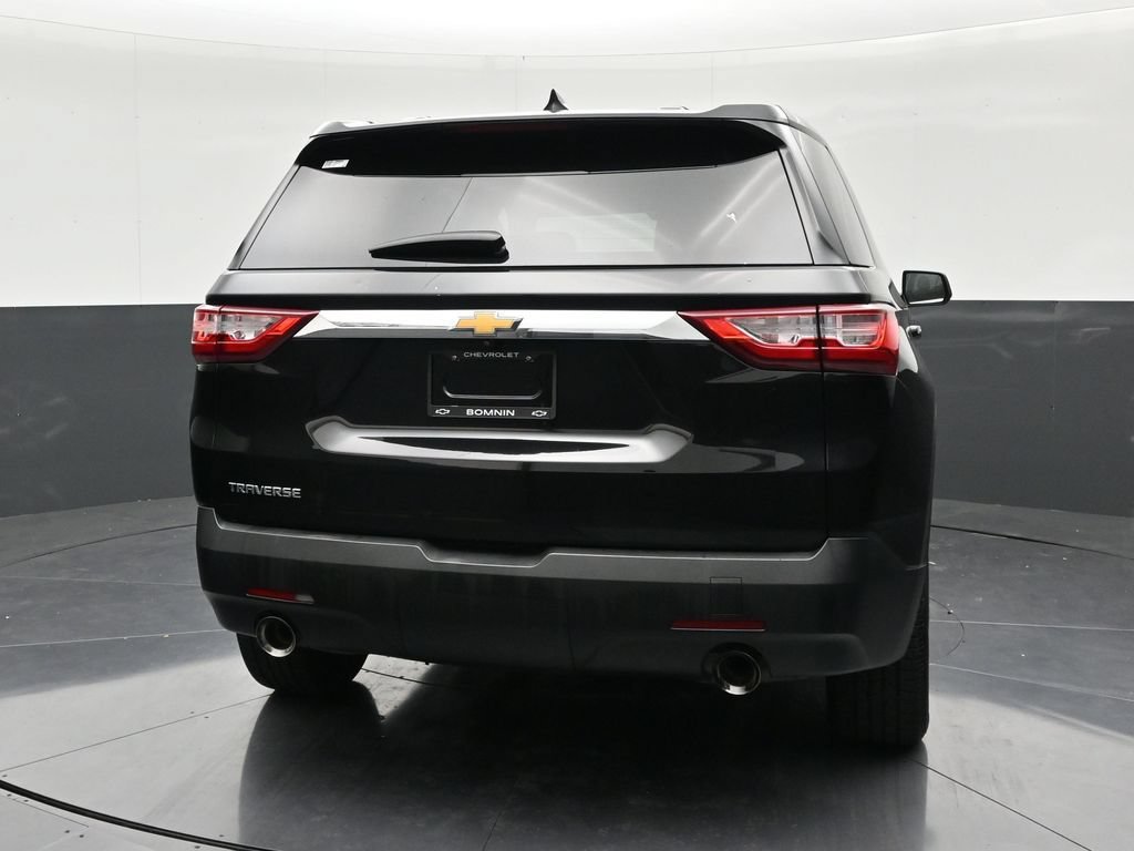 Used 2021 Chevrolet Traverse LS FWD image 4