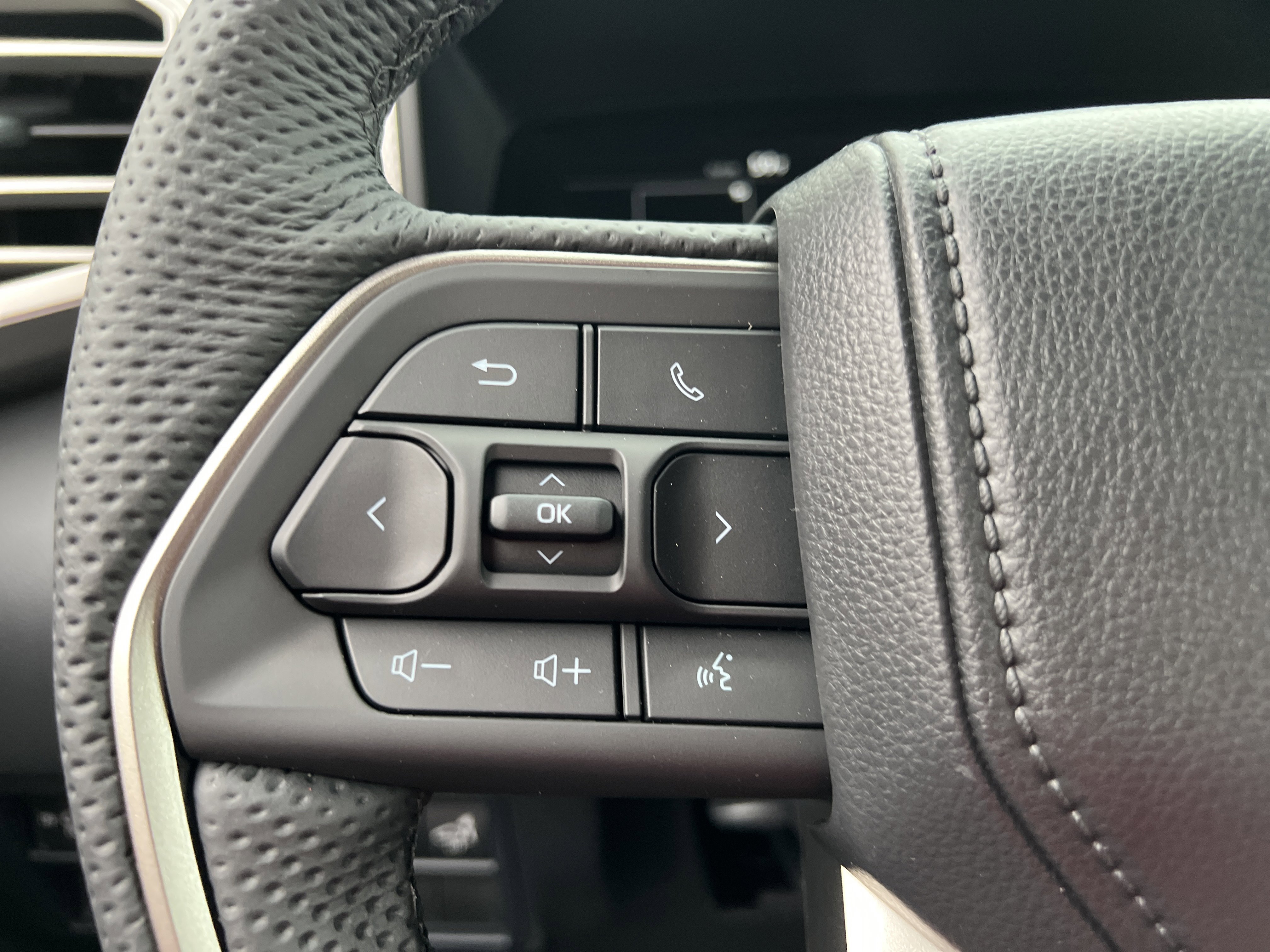 New 2026 Toyota Tundra Limited AWD/4WD image 17