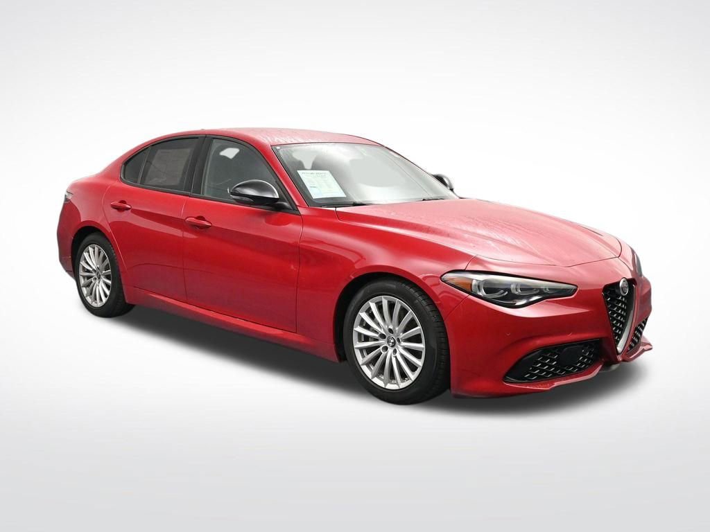 Used 2024 Alfa Romeo Giulia Sprint image 5